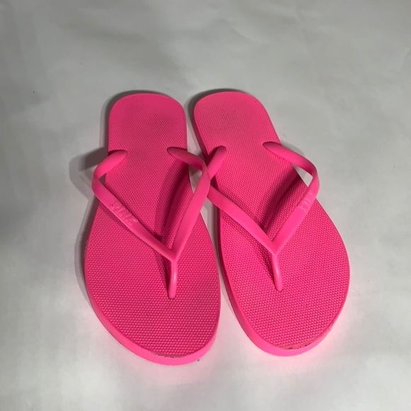 PINK Pool Beach thong sandal solid hot pink 9-10 - Picture 1 of 6